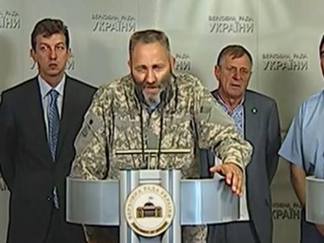 "Айдарівець" закликає прийти в четвер під Верховну Раду "Айдарівець" закликає прийти в четвер під Верховну Раду