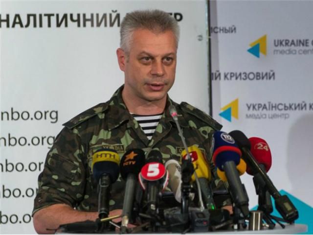 Террористы обстреляли из тяжелой артиллерии Алчевск, — СНБО
