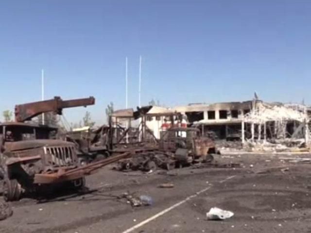 АТО сьогодні: російські війська продовжують наступ, аеропорт Луганська повністю зруйнований