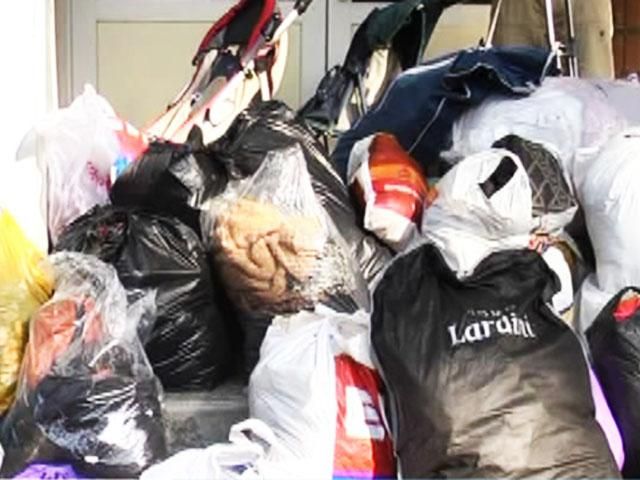 Жителі Чернігівщини передали допомогу біженцям Жителі Чернігівщини передали допомогу біженцям