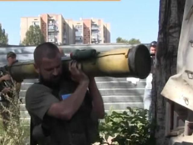 В Славянске нашли склад с противотанковыми ракетными комплексами (Видео)