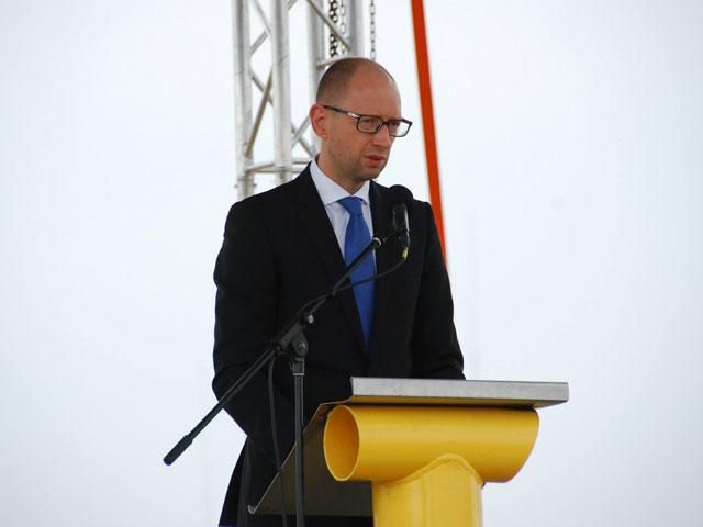 Украина уменьшила торговлю с Россией на 2,5 миллиарда долларов, — Яценюк Украина уменьшила торговлю с Россией на 2,5 миллиарда долларов, — Яценюк