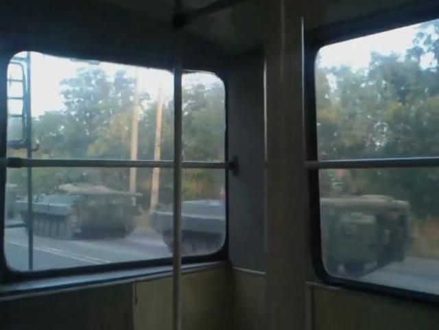 РНБО оприлюднила відео з рухом колони військової техніки РФ на Луганщині