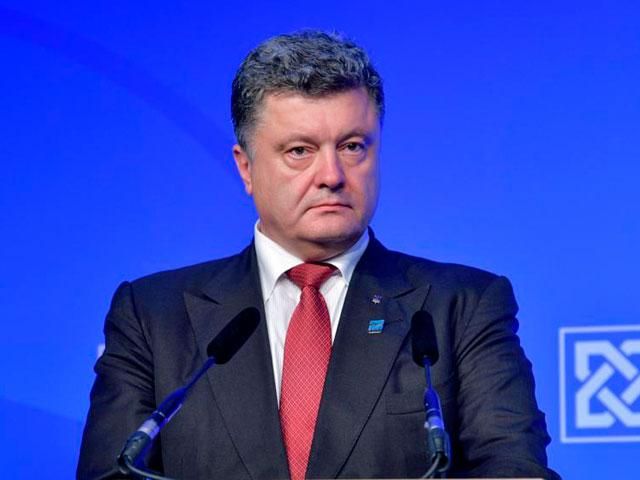 Порошенко приказал Генштабу прекратить огонь с 18:00 Порошенко приказал Генштабу прекратить огонь с 18:00