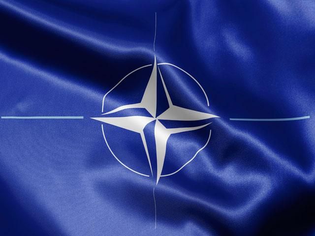НАТО не визнає анексії Криму і вимагає від Росії припинити агресію, — декларація