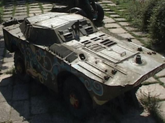 У Тернополі добровольцям передають бронемашини з Парку Слави (Відео) У Тернополі добровольцям передають бронемашини з Парку Слави (Відео)