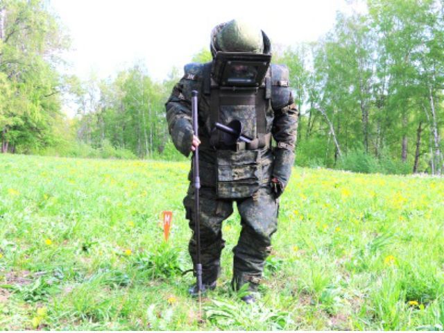 Російські військові замінували територію, відступаючи від Маріуполя, — "Азов" Російські військові замінували територію, відступаючи від Маріуполя, — "Азов"