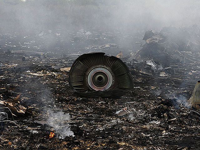 Австралия и Малайзия договорились возобновить расследование катастрофы Boeing-777 Австралия и Малайзия договорились возобновить расследование катастрофы Boeing-777