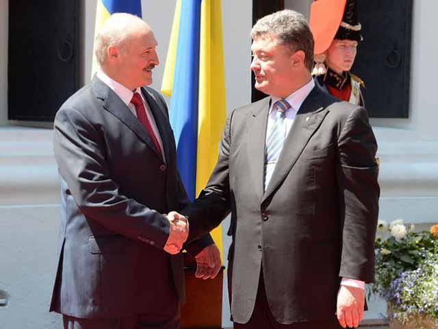 Порошенко поблагодарил Лукашенко за возможность консультаций в Минске