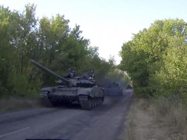 Колони російських танків і БТРів рухаються Луганщиною, — Іnterpretermag (Відео)