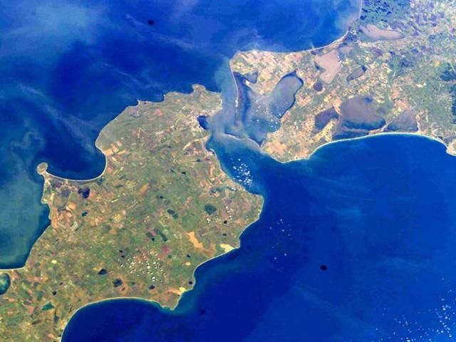 Доставка подкрепления по морю в Мариуполь зависит от воли россиян, — СНБО Доставка подкрепления по морю в Мариуполь зависит от воли россиян, — СНБО