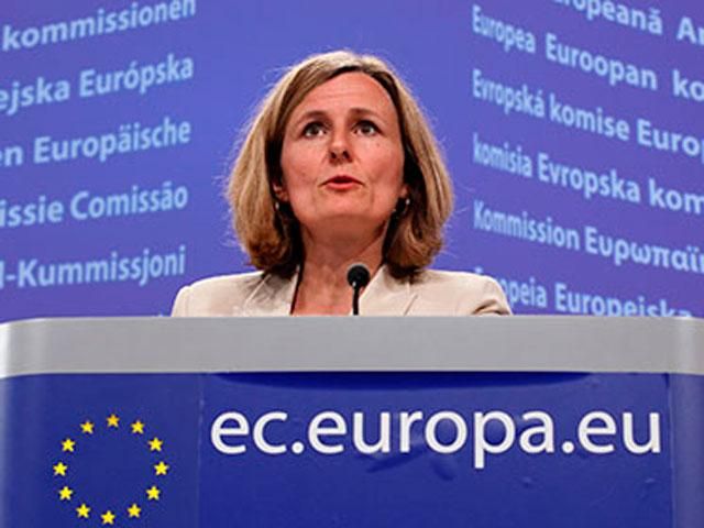 Еврокомиссия обещает завтра опубликовать новые санкции против РФ Еврокомиссия обещает завтра опубликовать новые санкции против РФ