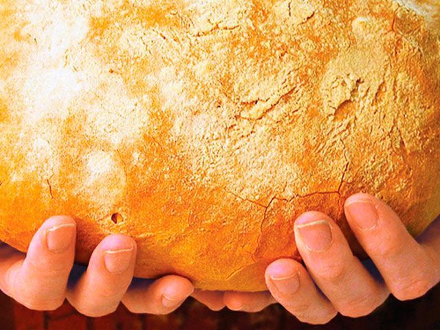 Жителям Антрацита выдают одну буханку хлеба на 4 дня, — СНБО