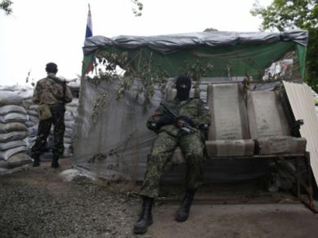 Терористи постійно провокують силовиків на застосування зброї, — РНБО Терористи постійно провокують силовиків на застосування зброї, — РНБО