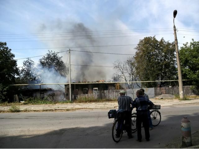 Вночі Донецьк знову обстріляли з артилерії, постраждала жінка