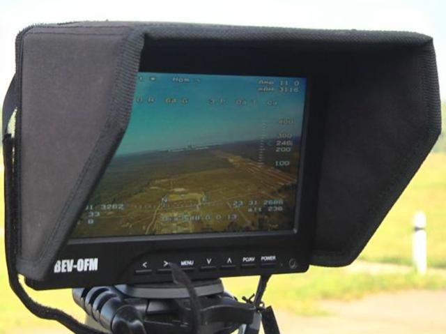 Львовские волонтеры учат военных управлять беспилотниками (Видео) Львовские волонтеры учат военных управлять беспилотниками (Видео)