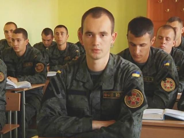 Досить проливати кров, конфлікт треба припинити, — курсанти Нацгвардії Досить проливати кров, конфлікт треба припинити, — курсанти Нацгвардії