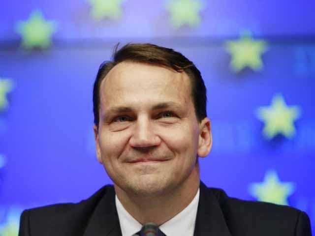 Окупація Криму коштуватиме РФ 30-50 млрд євро, — Сікорскі Окупація Криму коштуватиме РФ 30-50 млрд євро, — Сікорскі