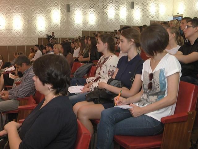 Психологів навчать працювати з людьми, що повернулись із зони АТО Психологів навчать працювати з людьми, що повернулись із зони АТО