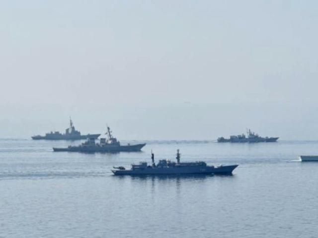 Самые актуальные фото 11 сентября: продолжаются учения "Си Бриз", Турчинов летит эконом-классом Самые актуальные фото 11 сентября: продолжаются учения "Си Бриз", Турчинов летит эконом-классом