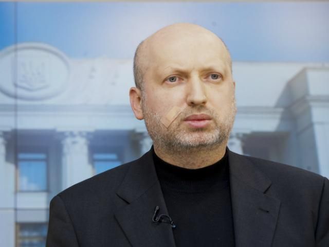 Турчинов виступає за скасування позаблокового статусу України