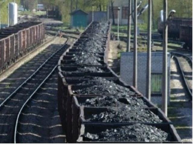 Террористы заблокировали поставки угля и вывозят его в Россию