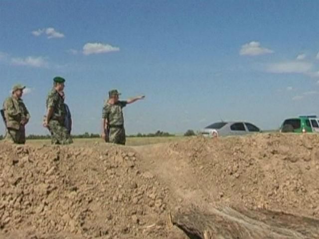 Прикордонники укріплюють кордон з Кримом