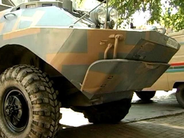 Одесит подарував українським бійцям бойову розвідувальну дозорну машину