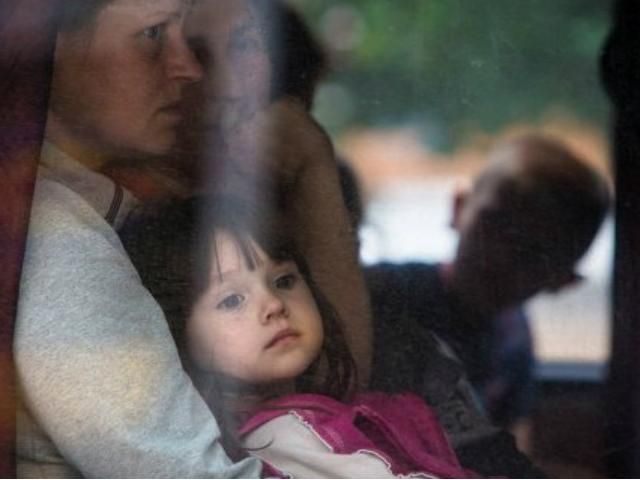 Кількість переселенців з Донбасу перевищила 270 тисяч, — Гройсман