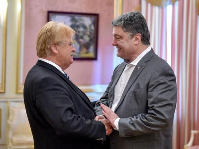 Закон про амністію — ціна, яку треба заплатити за мир, — Брок Порошенку Закон про амністію — ціна, яку треба заплатити за мир, — Брок Порошенку