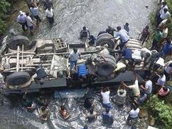 В Индии разбился автобус: по меньшей мере 16 погибших