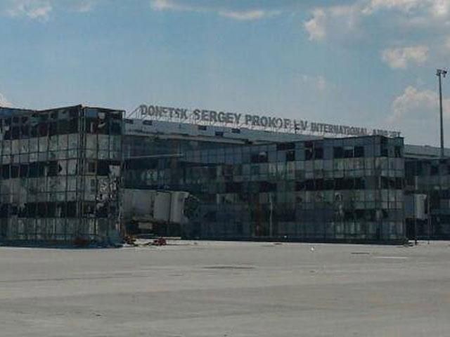 Терористи знову обстріляли донецький аеропорт Терористи знову обстріляли донецький аеропорт