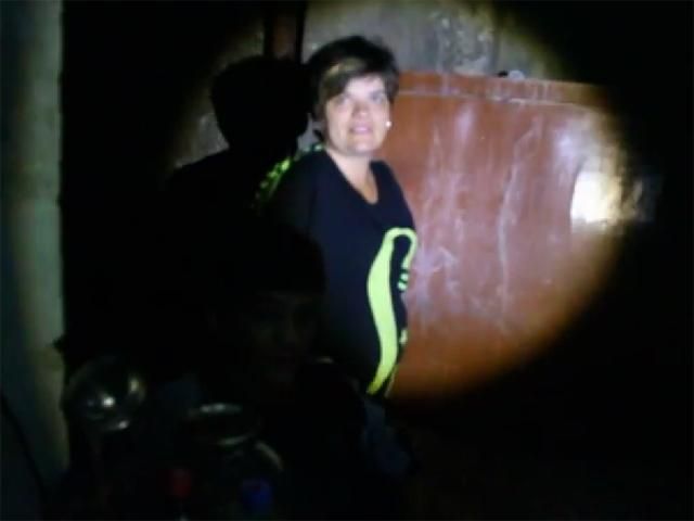 Жители Донецкой области прячутся от обстрелов в подвалах (Видео) Жители Донецкой области прячутся от обстрелов в подвалах (Видео)