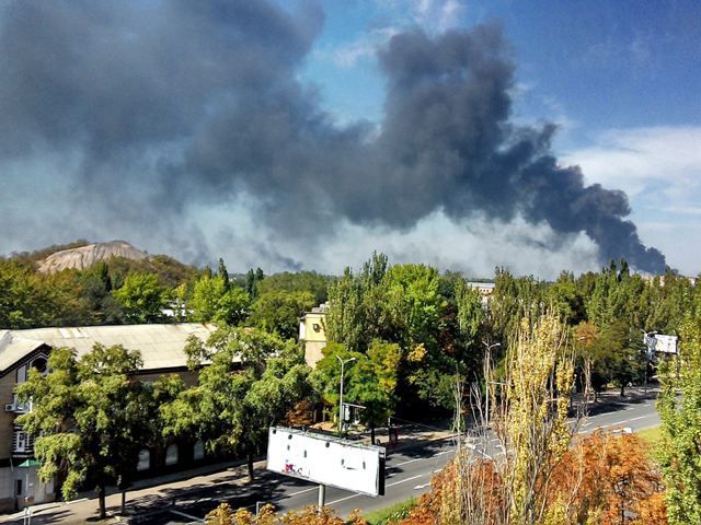 У Донецьку не припиняються бої, є загиблі та поранені (Відео) У Донецьку не припиняються бої, є загиблі та поранені (Відео)