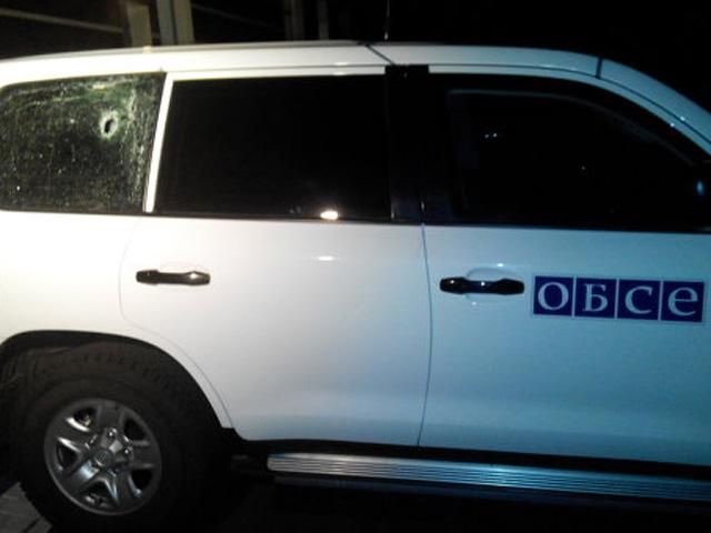 Під Донецьком обстріляли і закидали мінами авто спостерігачів ОБСЄ, — ЗМІ