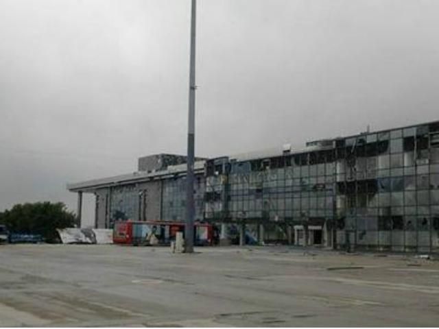 Аэропорт Донецка целый день обстреливают боевики, — СНБО Аэропорт Донецка целый день обстреливают боевики, — СНБО