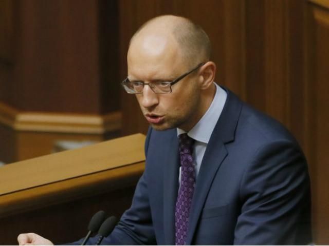 СНБО запретит въезд на территорию Украины для 200 россиян, — Яценюк