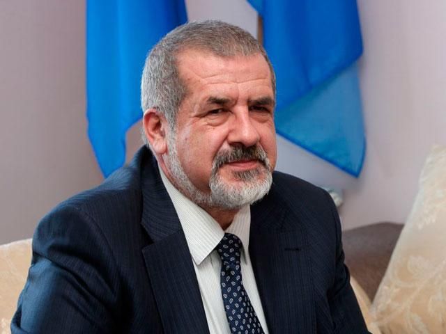 ФСБ-шники увірвалися в дім члена Меджлісу і провели обшук, — Чубаров ФСБ-шники увірвалися в дім члена Меджлісу і провели обшук, — Чубаров