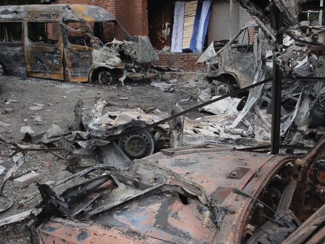 У Донецьку після численних обстрілів зруйновані будинки (Відео)