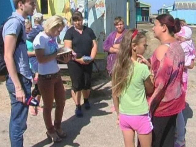 В Херсонской области переселенцы готовятся к зиме В Херсонской области переселенцы готовятся к зиме