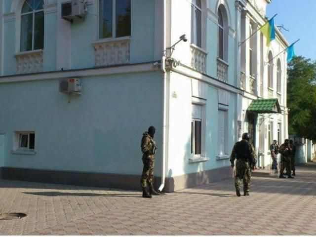 Во время обыска в здании Меджлиса изъяли личные вещи Джемилева Во время обыска в здании Меджлиса изъяли личные вещи Джемилева