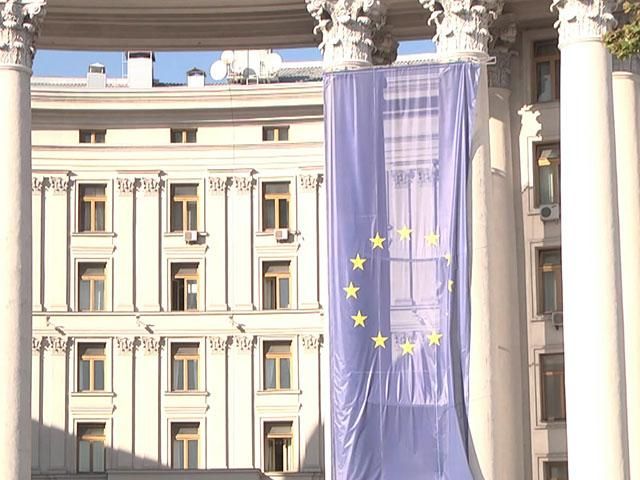 Угоду про асоціацію з ЄС вводитимуть в дію у два етапи Угоду про асоціацію з ЄС вводитимуть в дію у два етапи