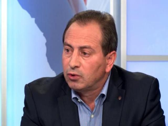 Защищать Украину нужно не билбордами, а своим участием, – Томенко Защищать Украину нужно не билбордами, а своим участием, – Томенко