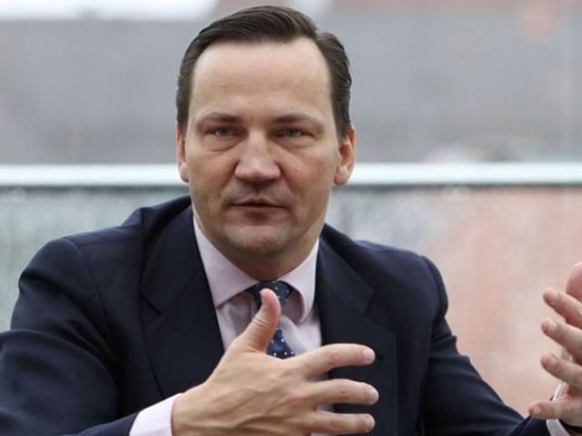 Україна та ЄС здалися перед силою Росії, — Сікорський Україна та ЄС здалися перед силою Росії, — Сікорський