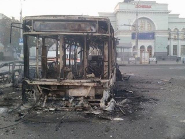 Ситуація у Донецьку залишається напруженою, лунають залпи Ситуація у Донецьку залишається напруженою, лунають залпи