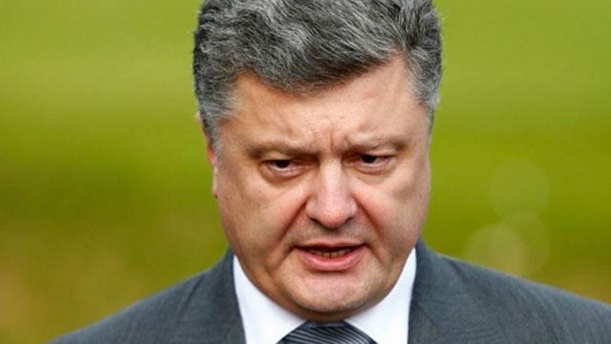 Из плена террористов освобождены трое офицеров-разведчиков, — Порошенко Из плена террористов освобождены трое офицеров-разведчиков, — Порошенко