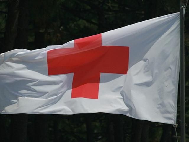 Червоний Хрест доправив 60 тонн продовольства в Луганськ Червоний Хрест доправив 60 тонн продовольства в Луганськ