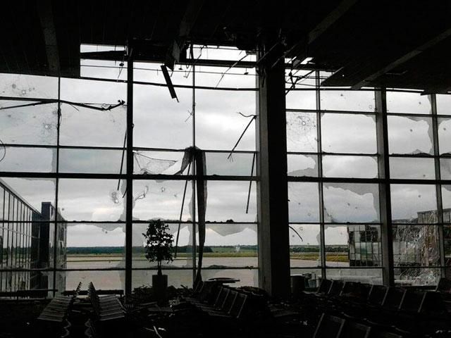 Российские войска продолжают штурмовать аэропорт Донецка и подтягивают артиллерию, — Тымчук Российские войска продолжают штурмовать аэропорт Донецка и подтягивают артиллерию, — Тымчук