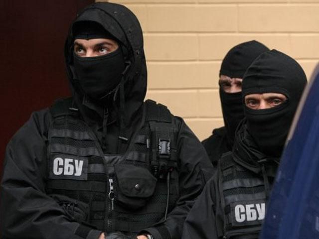 СБУ затримала групу, яка планувала зірвати "День міста" у Херсоні СБУ затримала групу, яка планувала зірвати "День міста" у Херсоні