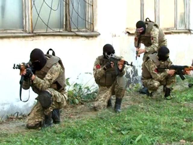 В Полтаве "Азов" провел открытую тренировку В Полтаве "Азов" провел открытую тренировку